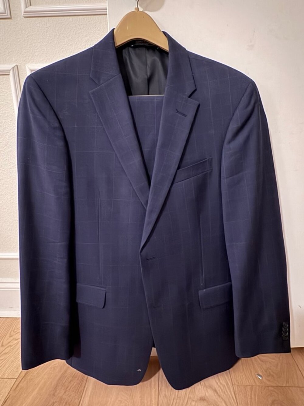 Tommy Hilfiger Navy Windowpane Suit 40R Jacket / 30x32 Pants